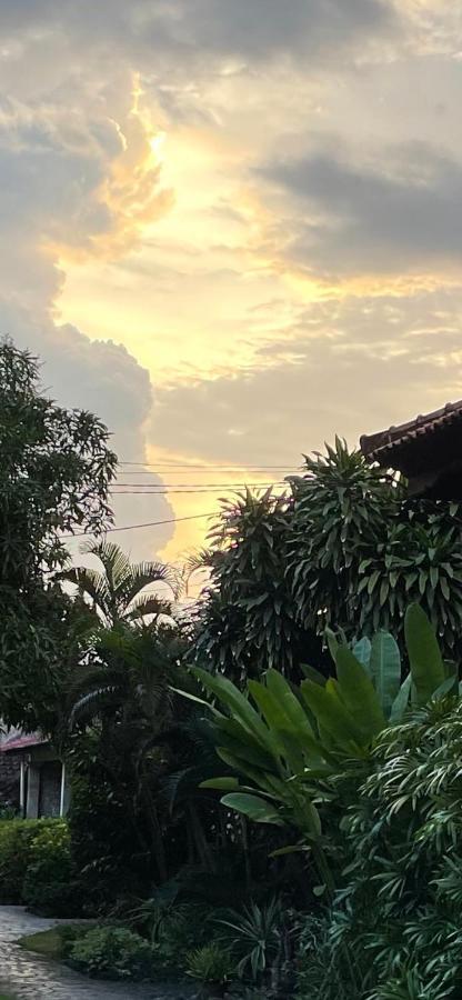 Raja Gardens Hotel Seminyak  Bagian luar foto