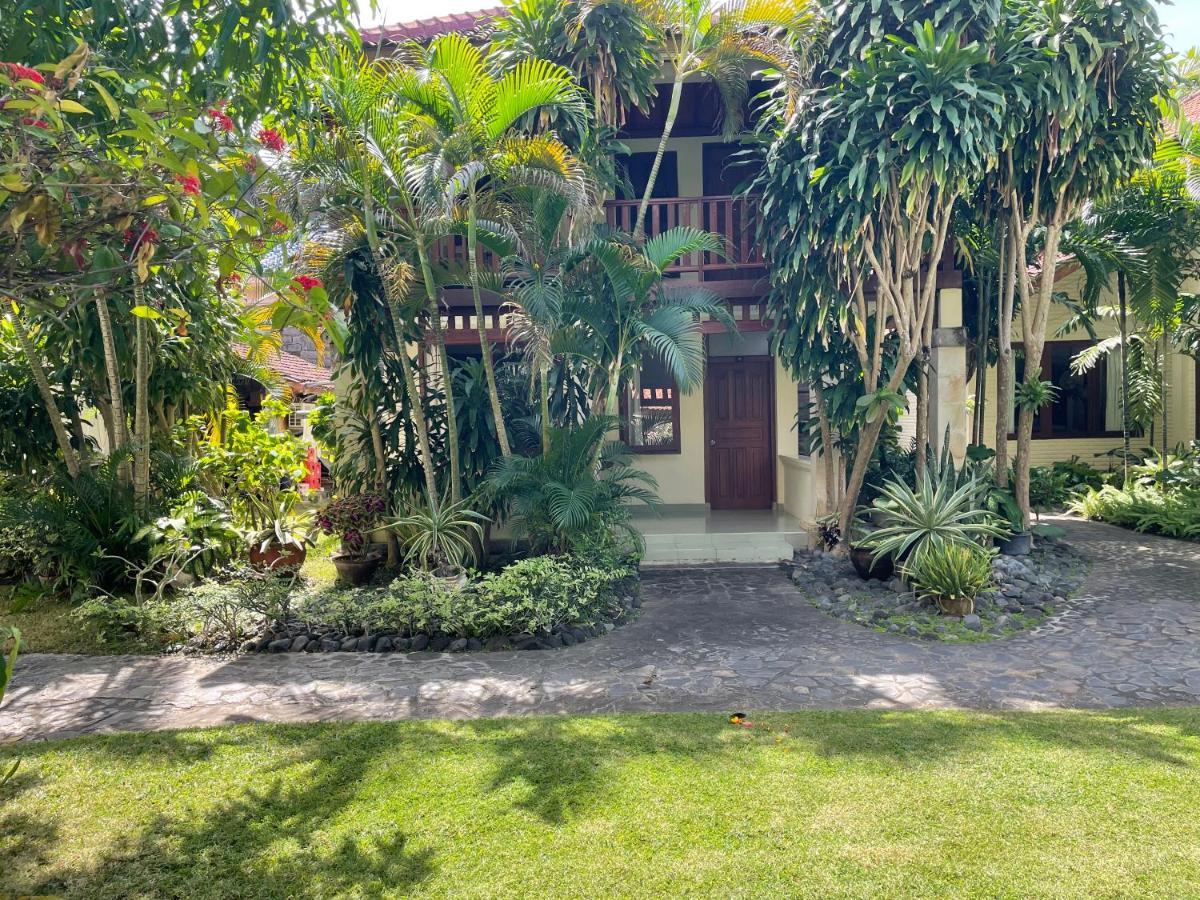 Raja Gardens Hotel Seminyak  Bagian luar foto